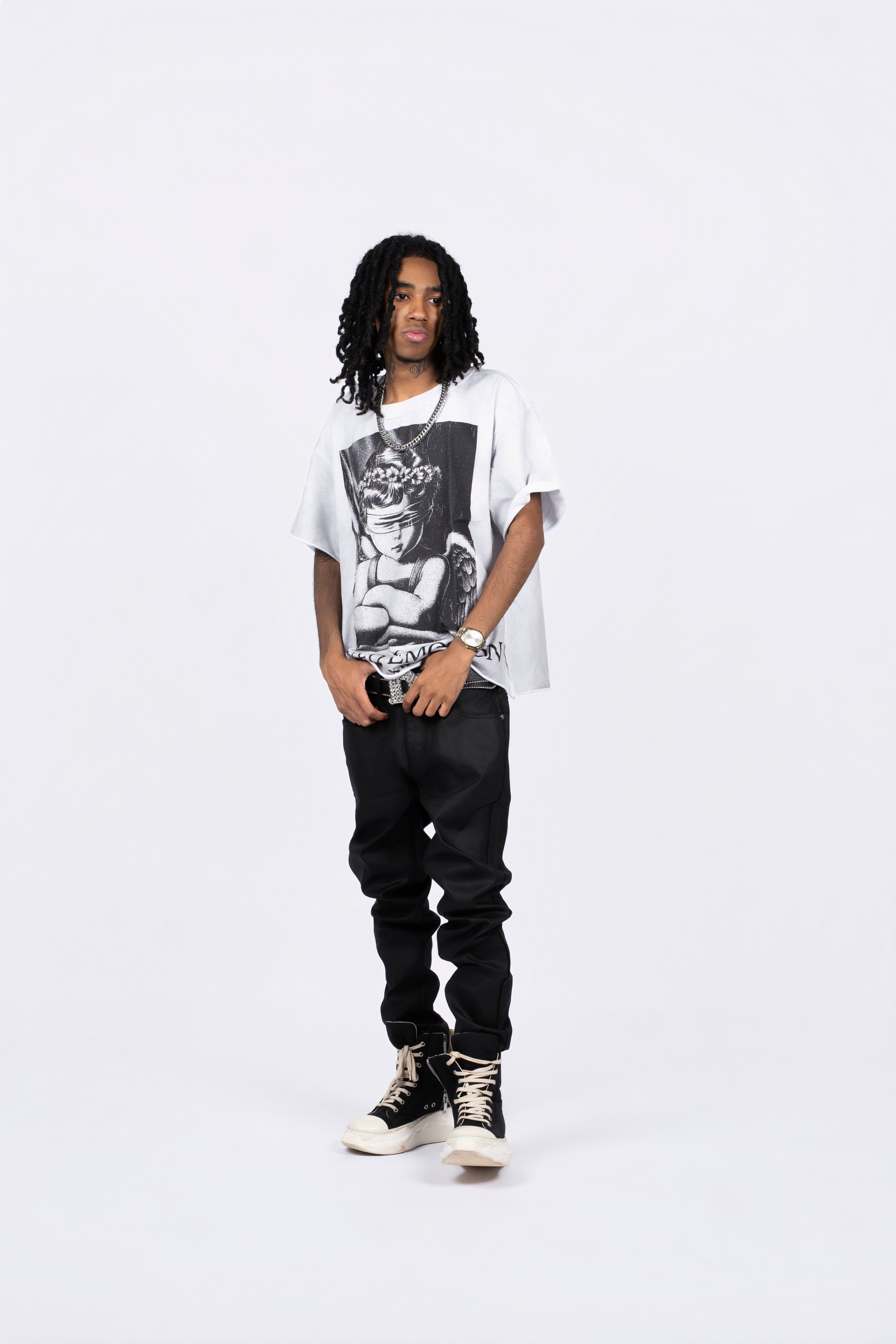 MIXED EMOTION Blindfolded Angel Vintage Cropped T‑Shirt