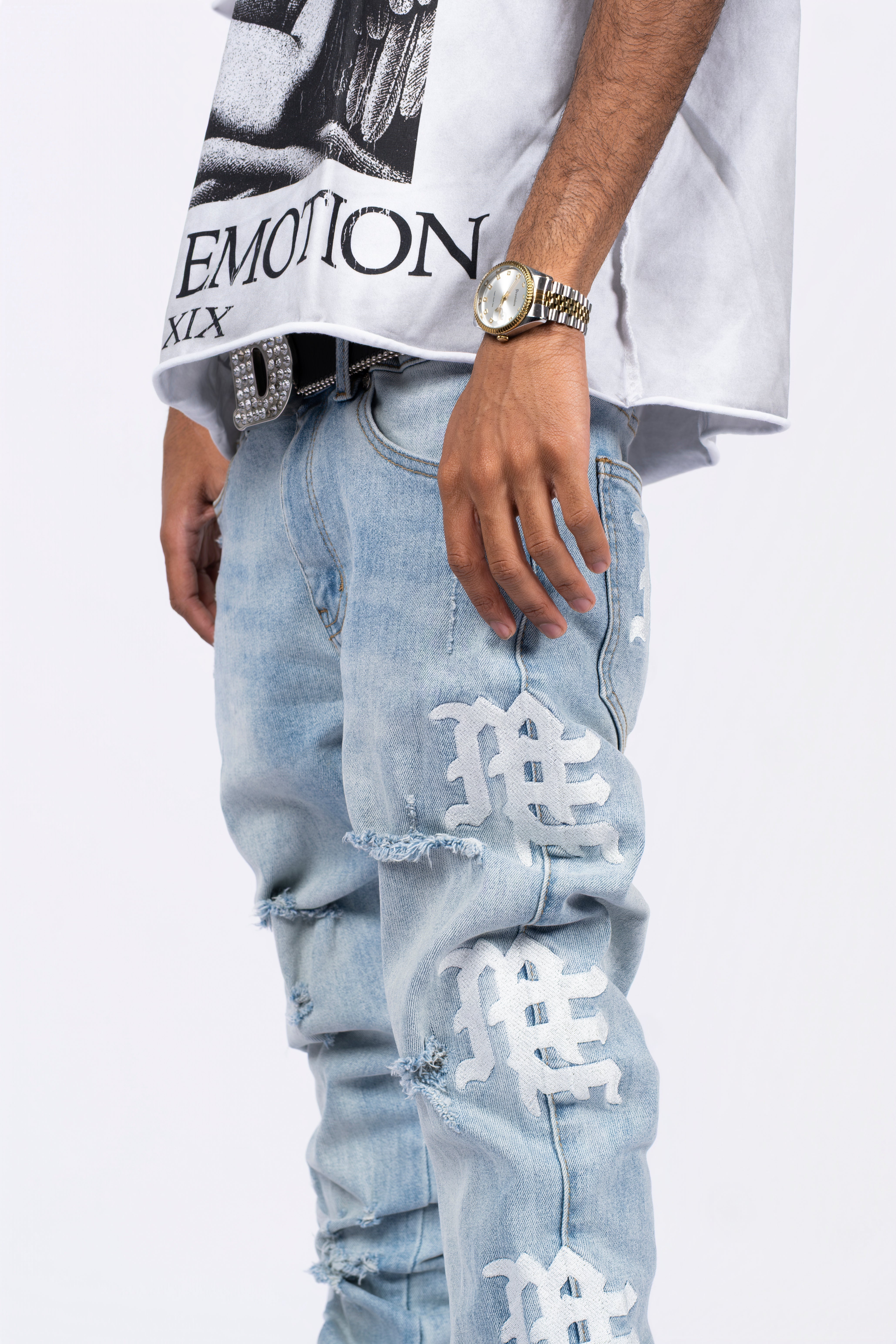 MIXED EMOTION Vertical Character Print Slim‑Fit Jeans