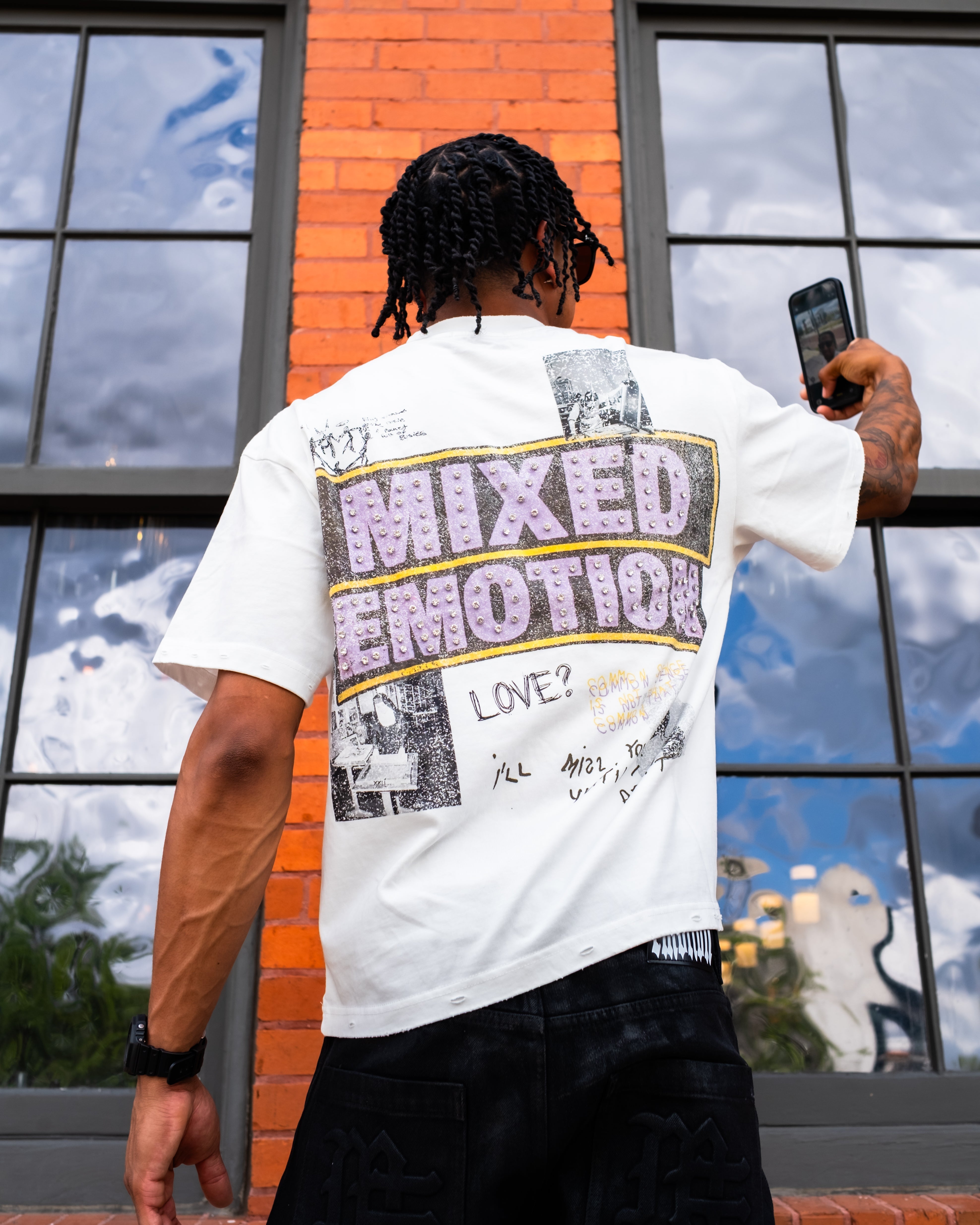 MIXED EMOTION Vintage Collage Back‑Print White Cropped T‑Shirt