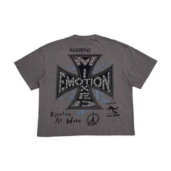 Emotions Never Die Mixed Emotion Vintage Photo Graphic Grey Cropped T‑Shirt