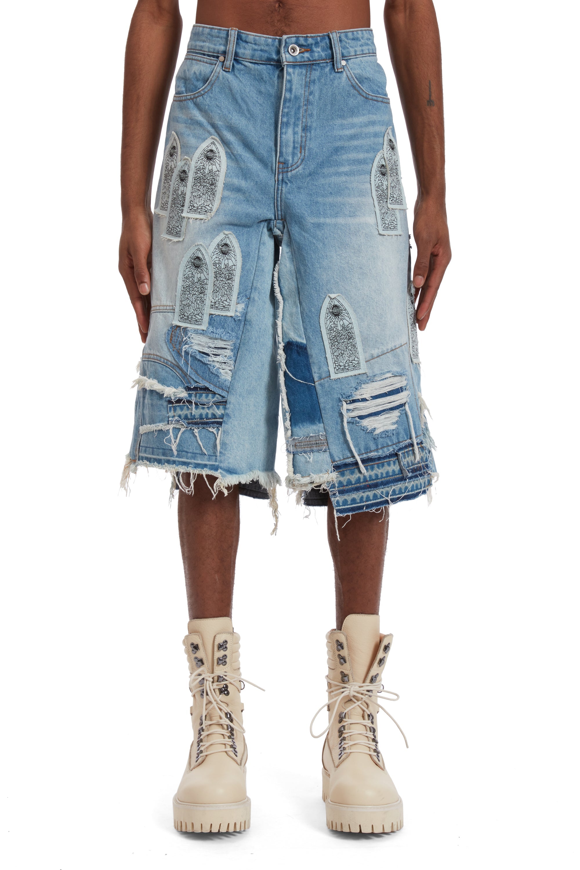 PATCHED ARCH BLOWOUT DENIM SHORT