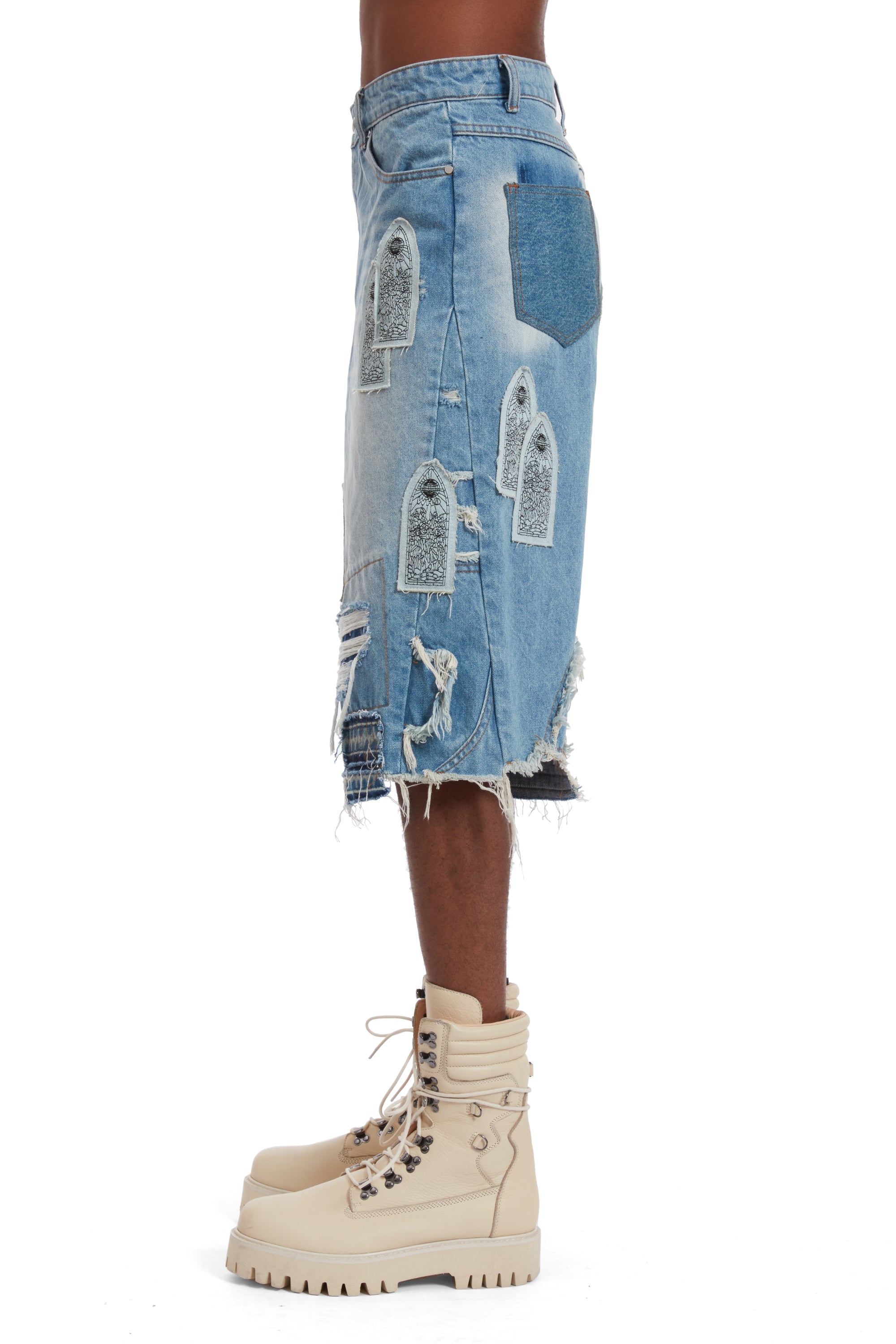 PATCHED ARCH BLOWOUT DENIM SHORT